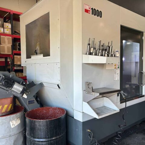 Centro de mecanizado universal CNC Haas UMC-1000 - Fresadora
