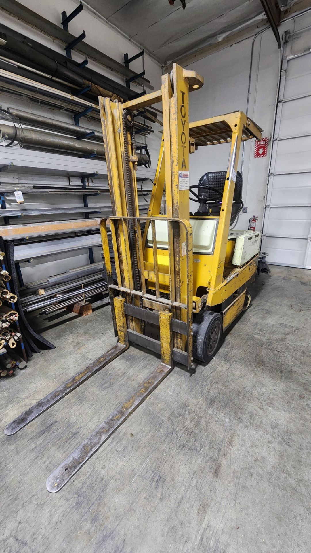 TOYOTA FORKLIFT 1