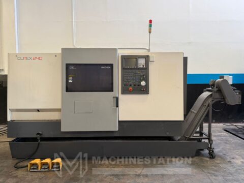 Centro de torneado CNC Hwacheon Cutex 240, torno con mandril de 8″
