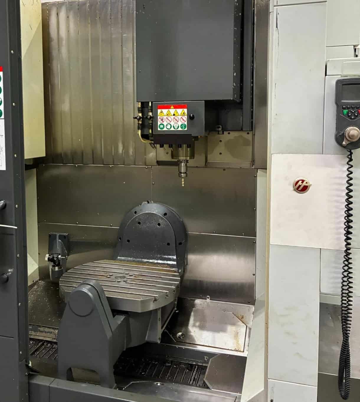Centro de mecanizado CNC universal Haas UMC-750 de 5 ejes usado en venta