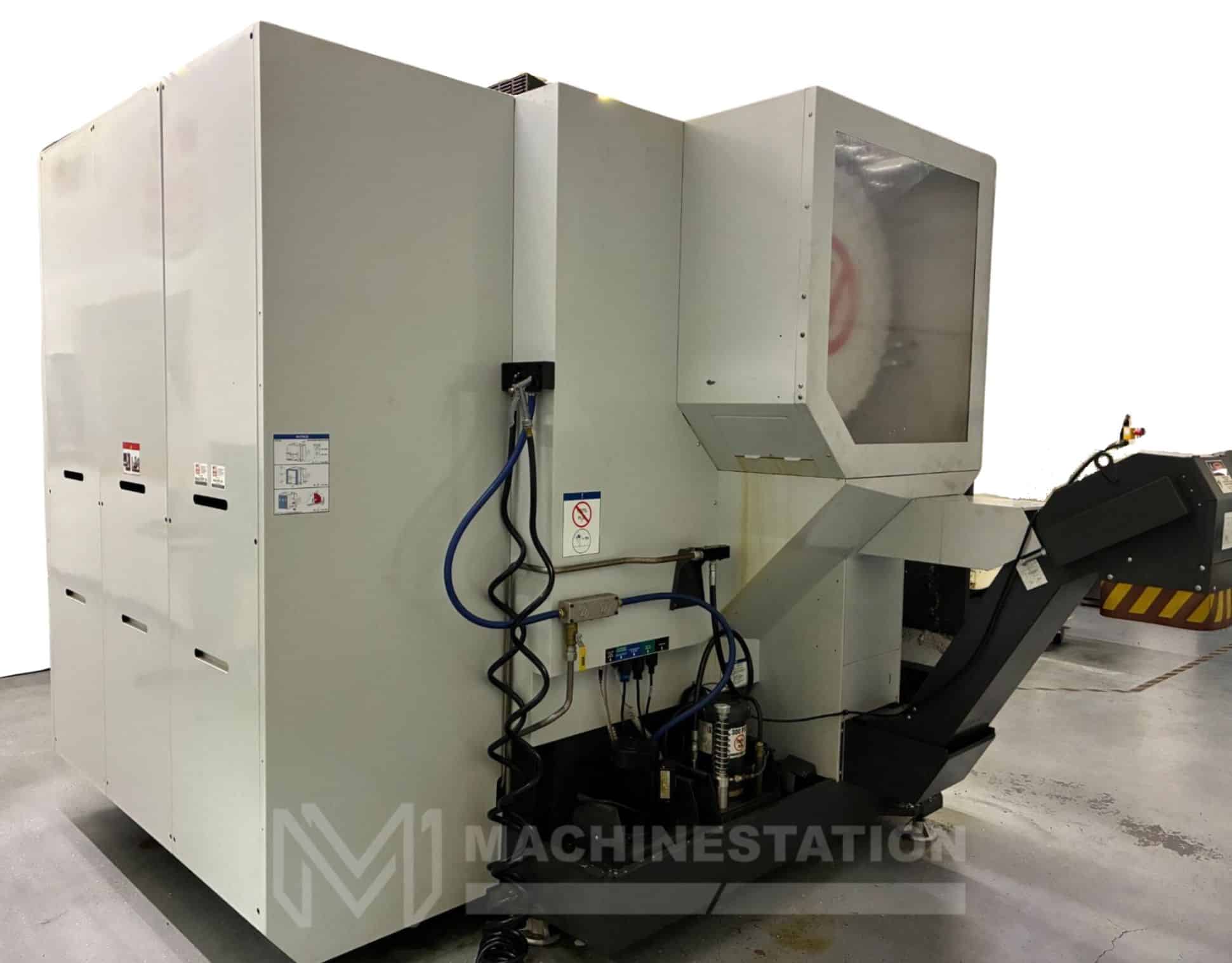 Centro de mecanizado CNC universal Haas UMC-750 de 5 ejes usado en venta