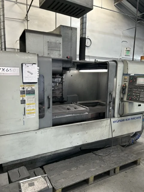 Centro de mecanizado vertical CNC Hyundai Kia VX-650 - Fresadora